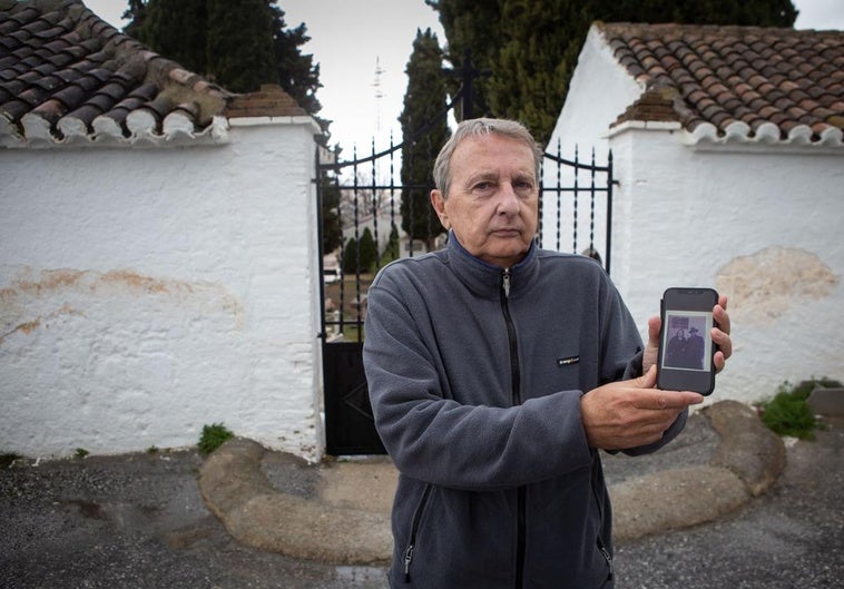 En el nombre de Ángel, el maestro de Alhendín, y su hijo Alfonso